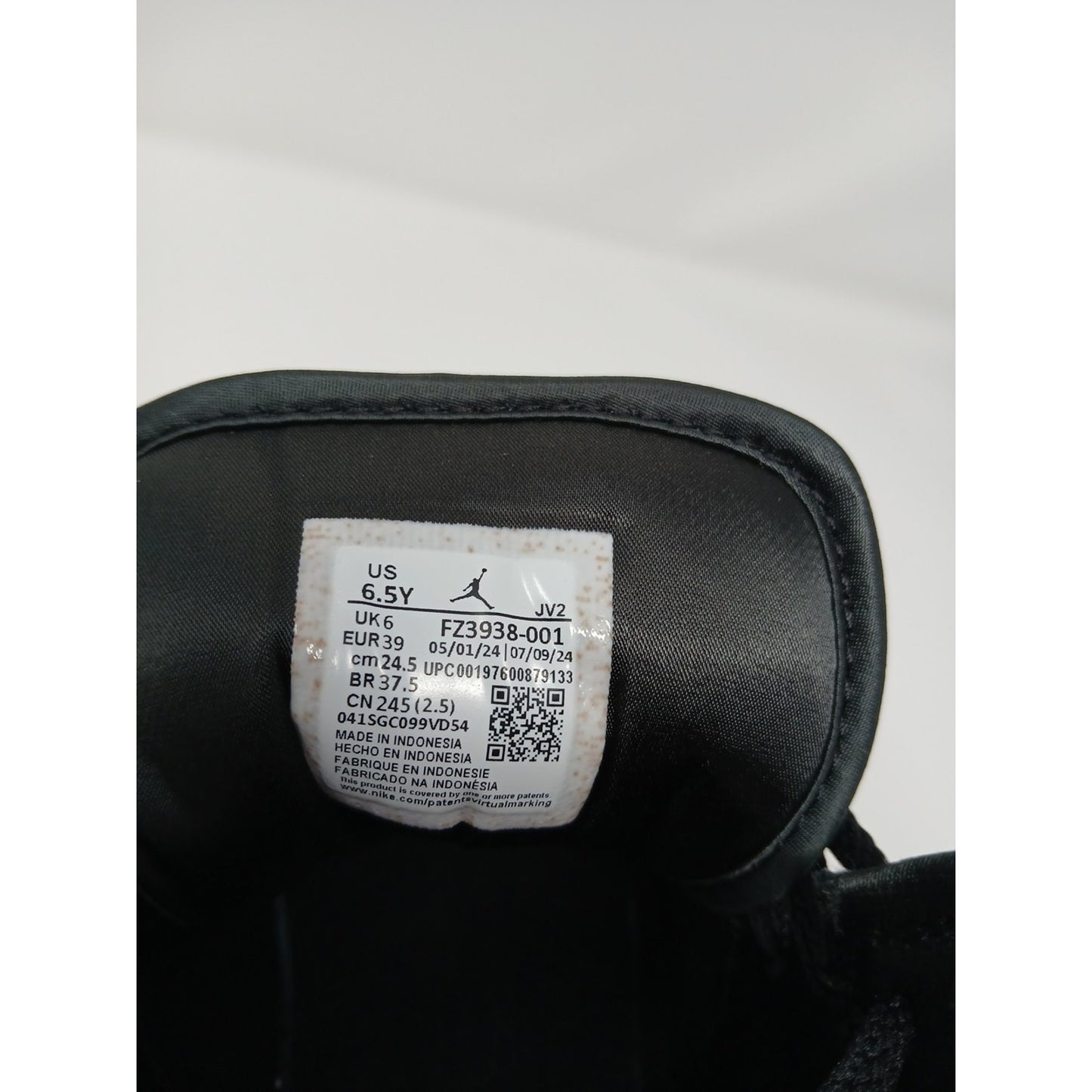 Nike Air Jordan 1 Mid SE GS AJ1 Black Metallic Silver Shoes Sz 6.5Y FZ3938-001