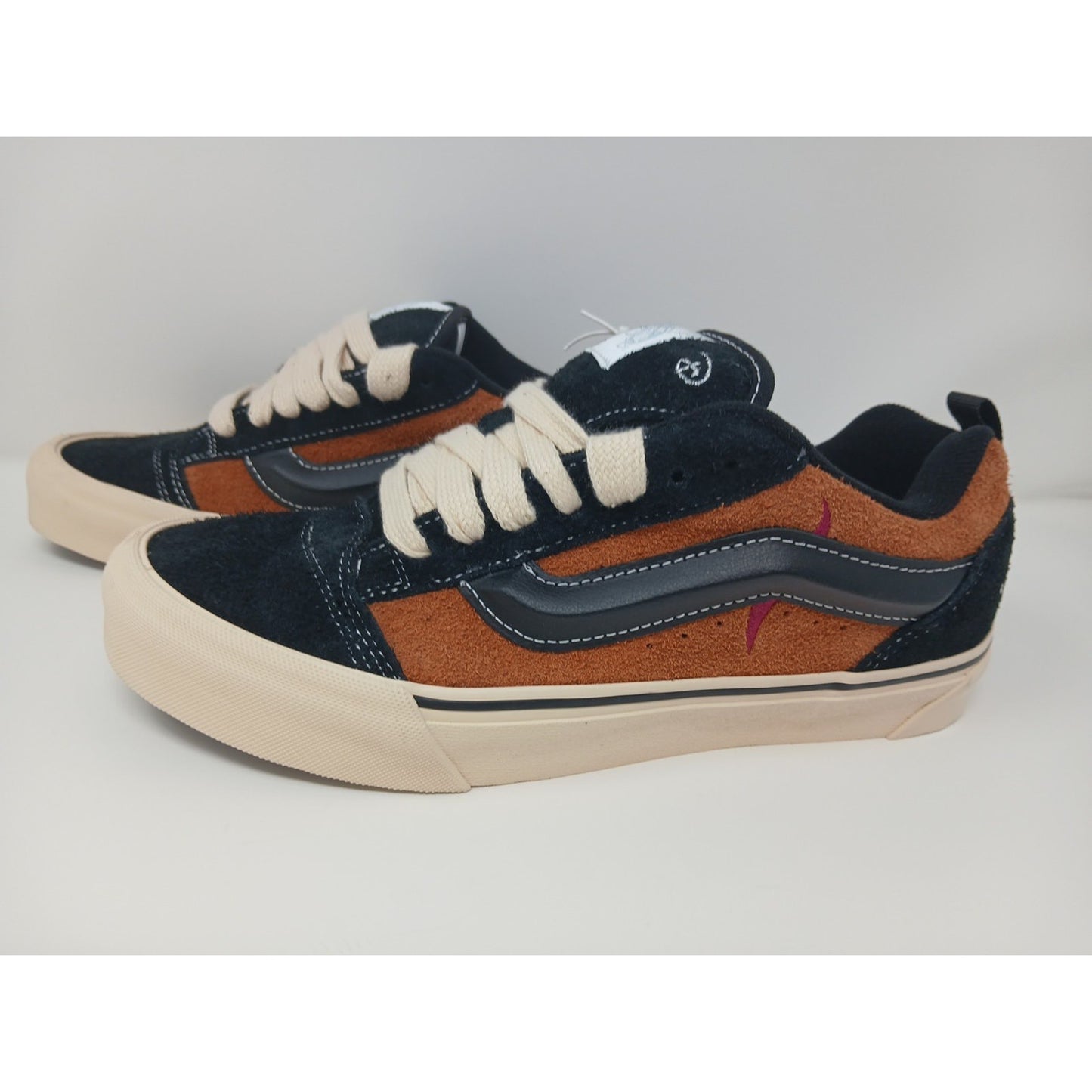 Vans x Disney 100th Scar Knu Skool Skate Shoes Men 9 Women 10.5 Sneakers 721356