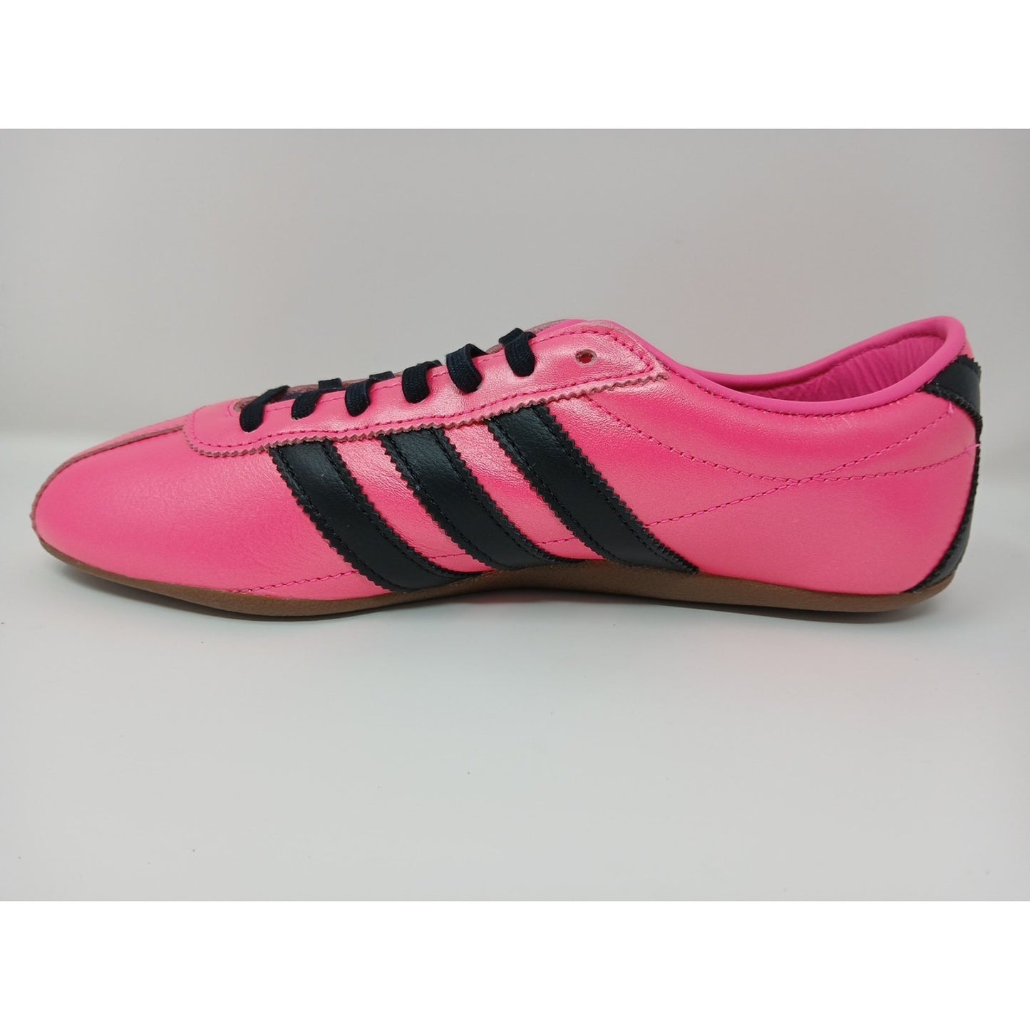 Adidas Tokyo Decon W  Women's Size US 8.5 Shoes  Pink New With In Box  JQ3025