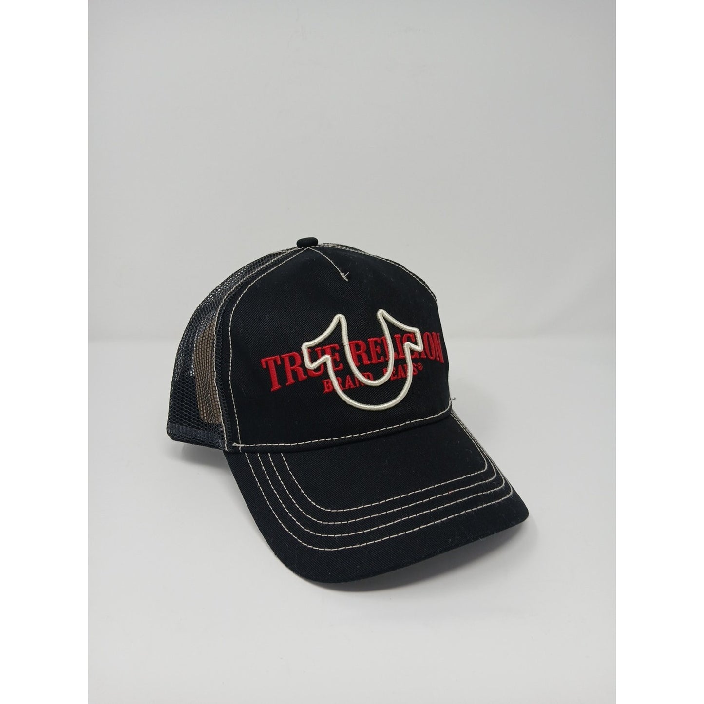 True Religion Men Horse Shoe Embroidered Logo Trucker Hat Cap Style TR3036 New