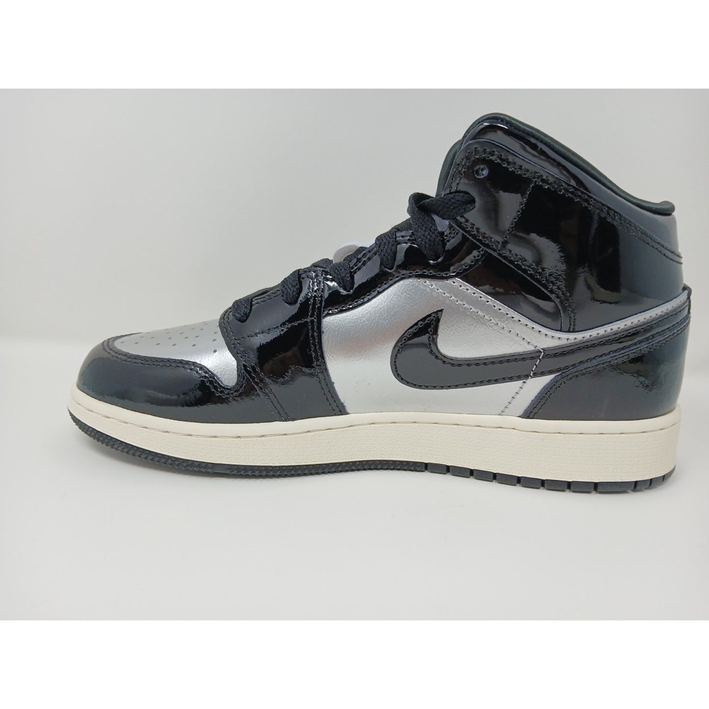 Nike Air Jordan 1 Mid SE GS AJ1 Black Metallic Silver Shoes Sz 6.5Y FZ3938-001