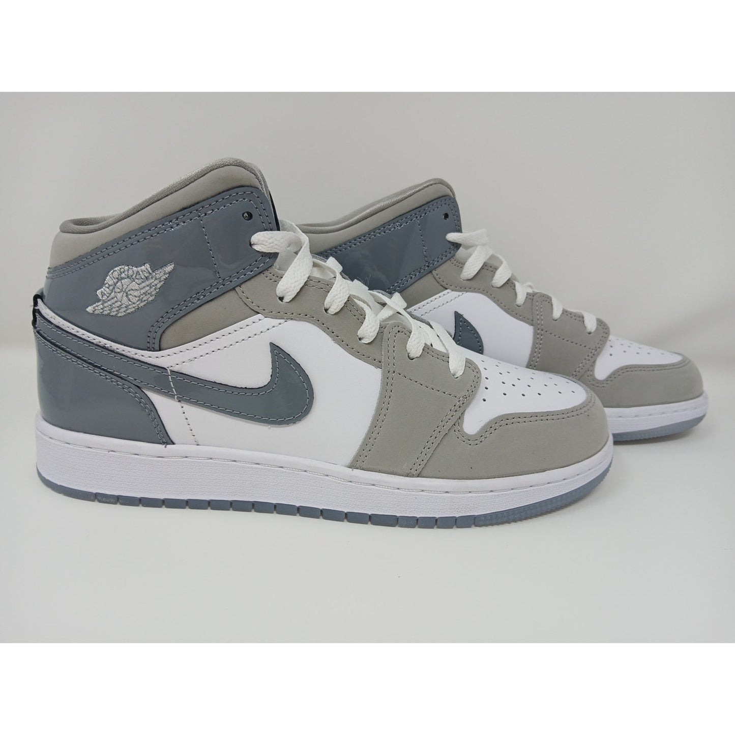 Nike Air Jordan 1 Mid SE GS AJ1 Patent Grey Shoes Sz 7Y /Women’s 8.5 HF3193-100